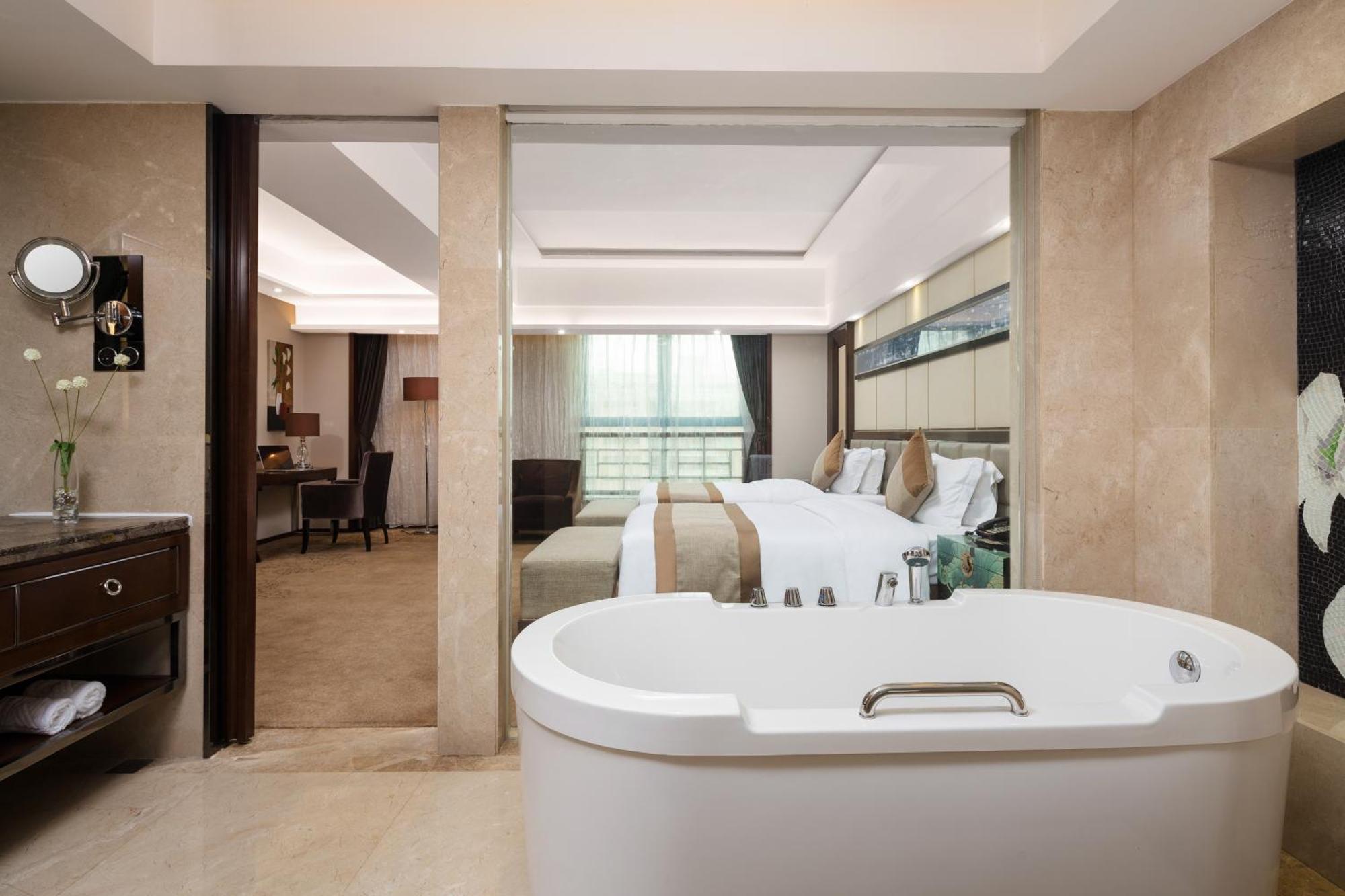 Maoming International Hotel エクステリア 写真
