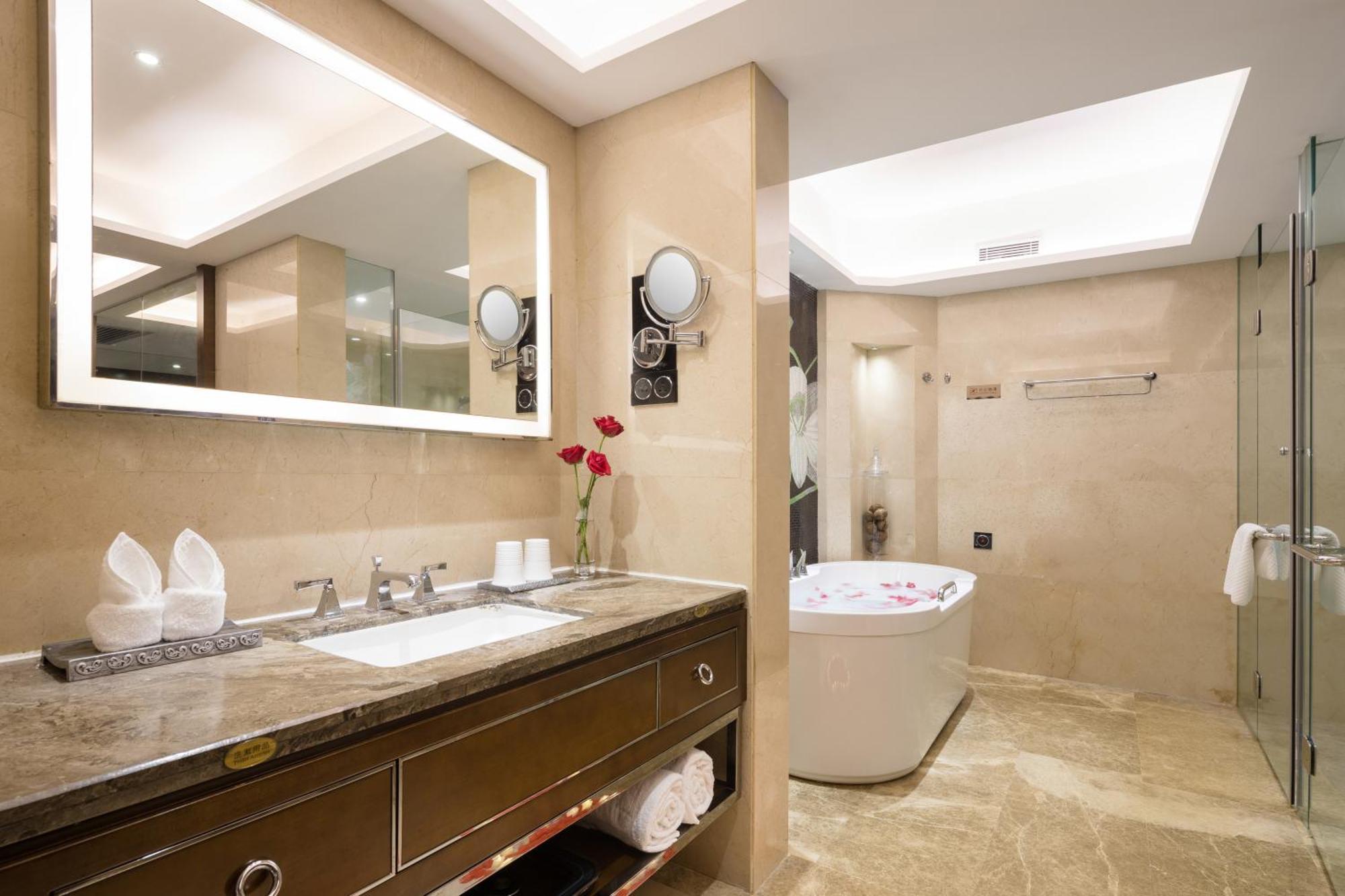 Maoming International Hotel エクステリア 写真